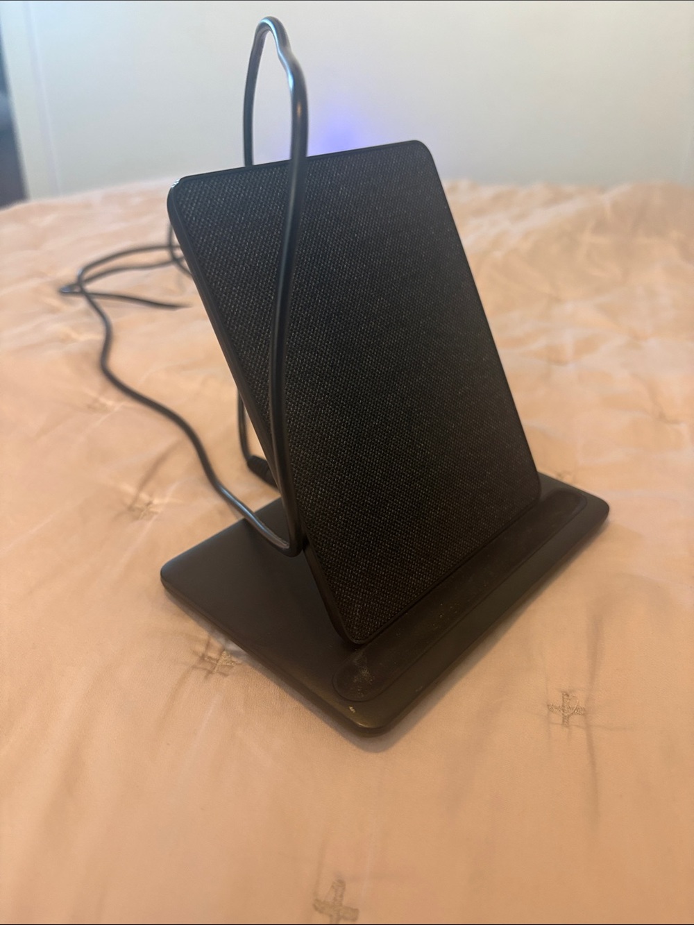 Anker Black Wireless Charging Dock for Kindle Paperwhite signature edition